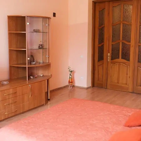 Near St. Elizabeth Church Apartman *