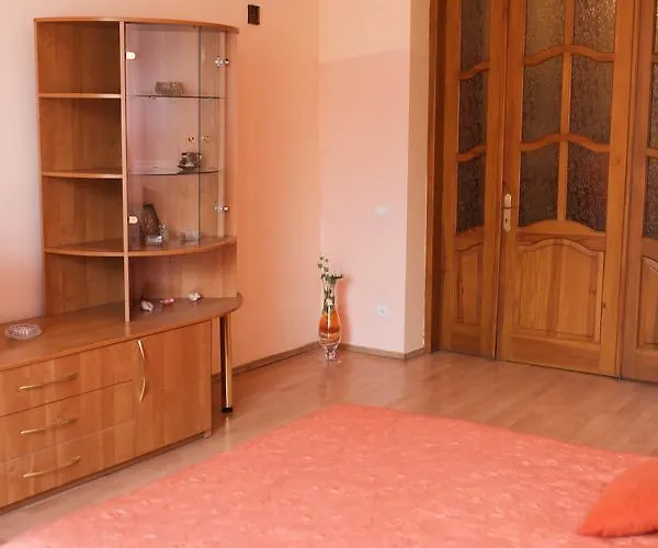 Near St. Elizabeth Church Apartman *